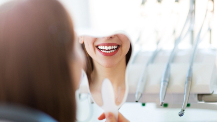 How to Choose the Right Dentist for Your Dental Implants